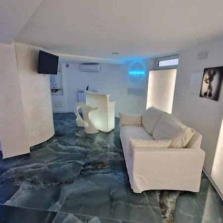 فيلة The Igloo
